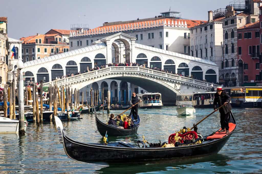 rialtobroen i venedig italien